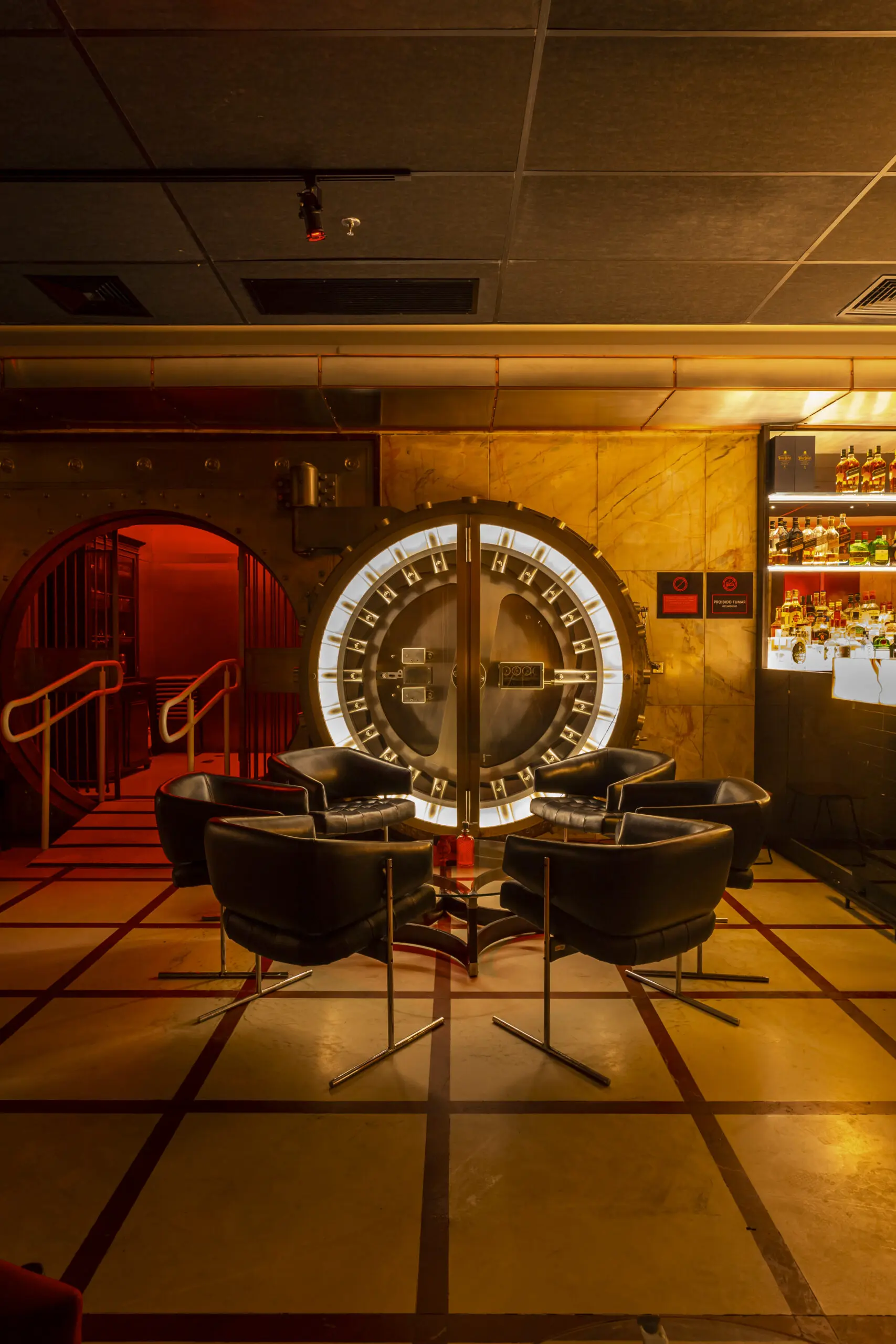 Bar Secreto Dentro de um Cofre Desativo no Centro de São Paulo